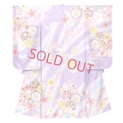 画像2: 七五三 着物 フルセット 7歳 女の子用 絵羽柄の子供着物 結び帯セット(合繊)【藤色、ねじり梅と鞠・桜】
