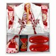 画像9: 七五三 3歳女の子 着物セット 古典柄の着物 友禅風の柄 被布コートセット 正絹 日本製【白ｘ赤、市松】