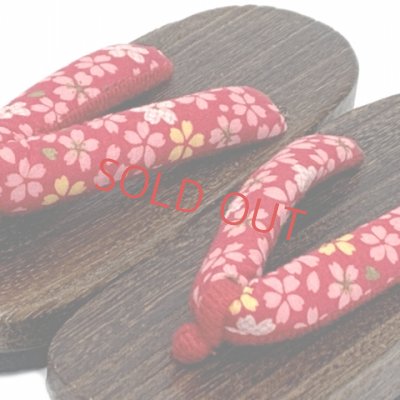 画像2: 子供下駄 18.0cm 女の子 和柄鼻緒の焼下駄 こども 桐下駄 げた【赤、桜】
