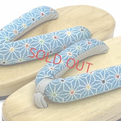 画像2: 子供下駄 18.0cm 女の子 和柄鼻緒の下駄 こども 桐下駄 げた【水色、麻の葉】
