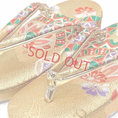 画像2: 子供草履 七五三 3歳 女の子 金襴生地の草履 18cm【金、鞠】