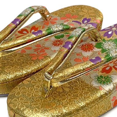 画像2: 子供草履 七五三 3歳 女の子 金襴生地の草履 18cm【ゴールド、桜】