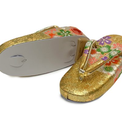 画像3: 子供草履 七五三 3歳 女の子 金襴生地の草履 18cm【ゴールド、桜】