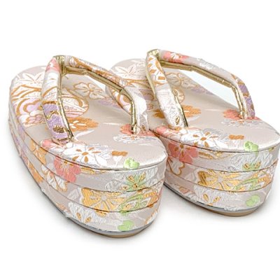 画像4: 子供草履 七五三 3歳 女の子 三枚芯 18cm 金襴生地 適応：16.0cm-17.5cm【白系、鞠と桜】