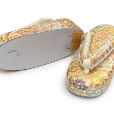 画像2: 子供草履 七五三 女の子草履 三枚芯 19.5cm 金襴生地 適応：17.5cm-18.5cm【ゴールド系、七宝・華様紋】