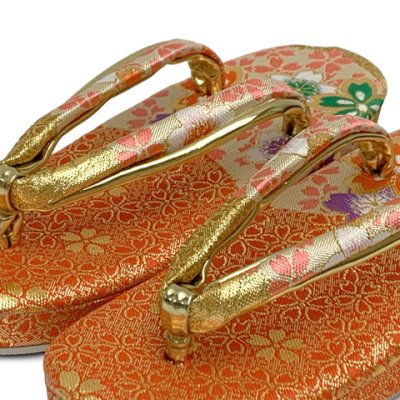 画像2: 草履 子供用用 七五三 女の子用 7歳 金襴生地 草履 21cm【朱赤ｘ金、桜】