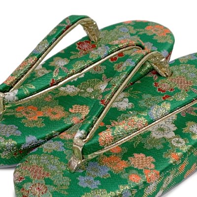画像2: 草履 子供用用 七五三 女の子用 7歳 金襴生地 草履 21cm【緑、桜と雪輪】