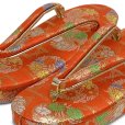 画像2: 草履 子供用用 七五三 女の子用 7歳 金襴生地 草履 21cm【朱赤、籠目と花手鞠】 (2)