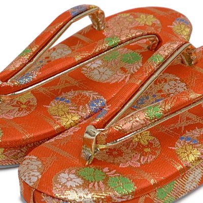 画像2: 草履 子供用用 七五三 女の子用 7歳 金襴生地 草履 21cm【朱赤、籠目と花手鞠】