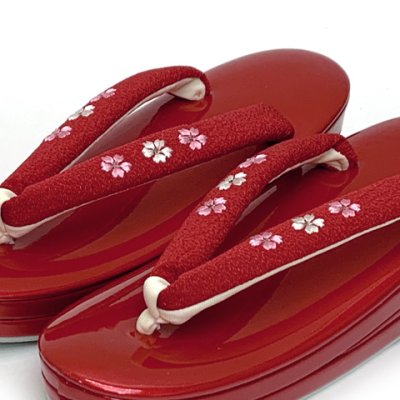 画像2: 子供草履 七五三 ７歳 女の子 刺しゅう入り鼻緒 エナメル台 三枚芯 適応：19.5cm-21cm【赤、小花】