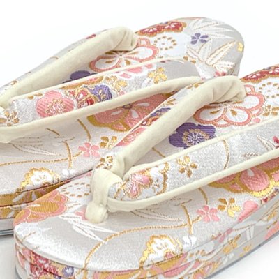 画像2: 子供草履 七五三 ７歳 女の子 金襴生地 21.5cm 三枚芯  適応：19.5cm-21cm【白系、ねじ梅】