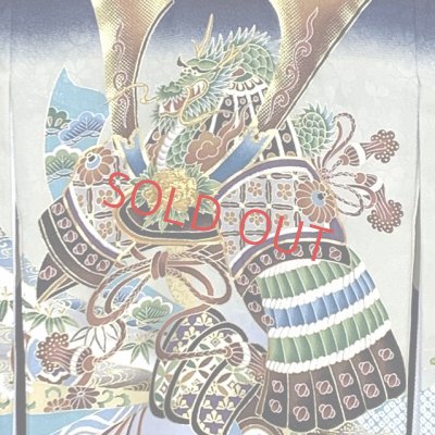 画像3: お宮参り 男の子 着物 正絹 刺繍入り 赤ちゃんのお祝い着 初着 産着【紺地、兜と熨斗】