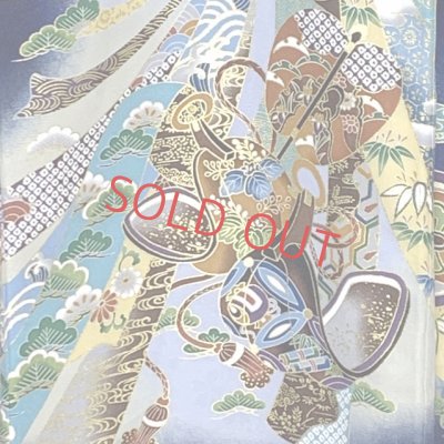 画像4: お宮参り 男の子 着物 正絹 刺繍入り 赤ちゃんのお祝い着 初着 産着【紺地、兜と熨斗】