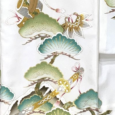 画像4: 2025年の干支 巳年特別仕様 お宮参り 着物 男の子 赤ちゃんのお祝い着 金彩加工 京友禅 産着 初着 正絹 日本製【白、鷹と富士山】