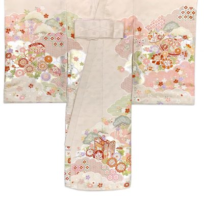 画像2: お宮参り 女の子 着物 正絹 京友禅 金駒刺繍 日本製 赤ちゃんのお祝い着 （初着 産着） 襦袢付き【サンドベージュ、御所車】