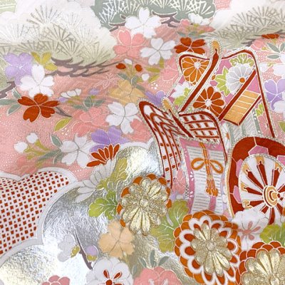 画像5: お宮参り 女の子 着物 正絹 京友禅 金駒刺繍 日本製 赤ちゃんのお祝い着 （初着 産着） 襦袢付き【サンドベージュ、御所車】