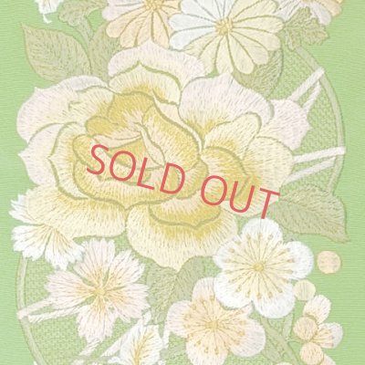 画像3: 半衿 振袖に 華やかな刺繍入りの半襟 合繊 日本製 変わり色【ひわ色、薔薇と菊】