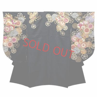 画像2: 袴セット 卒業式 女性用 【FROM KYOTO】絵羽柄のショート丈 二尺袖着物と刺繍袴のセット【黒地、古典柄】