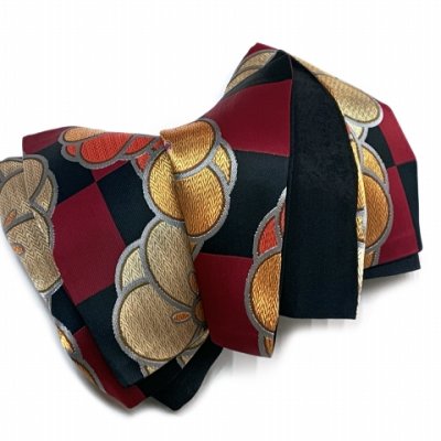 画像5: 振袖用袋帯 成人式に 日本製 全通柄 華やかな柄の袋帯(合繊) 仕立て上がり【黒ｘエンジ、梅に市松】