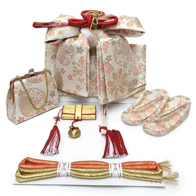 画像6: 七五三 着物 7歳 フルセット 日本製 正絹 本絞り柄 金駒刺繍 絵羽付け 着物と結び帯 コーディネートセット【チェリーレッド、梅】