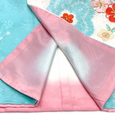 画像9: 七五三 7歳 女の子用 日本製 正絹 本絞り 総刺繍 絵羽付け 四つ身の着物 襦袢 伊達衿付き【水色、鈴】
