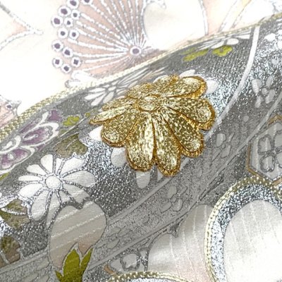 画像4: 七五三 着物 7歳 フルセット 女の子 購入 日本製 正絹 金駒刺繍 絵羽付け着物と作り帯 コーディネートセット【生成り系、鞠と牡丹】