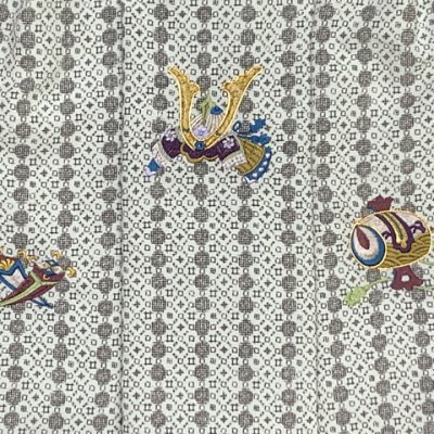 画像5: 七五三 男の子 3歳 被布セット 被布コート 雪駄 信玄袋 足袋 4点コーデセット 合繊【生成り系、小紋柄に兜と小槌】