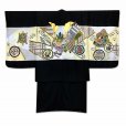 画像2: 七五三 着物 5歳 男の子 日本製 正絹 金駒刺繍 羽織 着物 アンサンブル【黒地、兜】 (2)