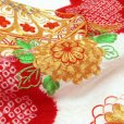 画像6: お宮参り 女の子 着物 日本製 本絞り 刺繍柄の赤ちゃんのお祝い着 （初着 産着） 正絹【赤 鞠】 (6)