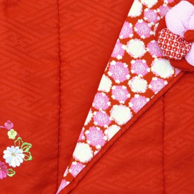 画像5: 七五三 着物 “式部浪漫”ブランド 3歳女の子用被布コート 単品(合繊) 【赤・花輪】