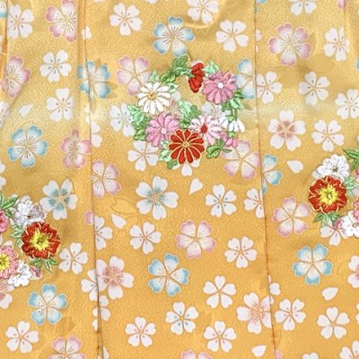画像5: 被布コート ３歳女の子用 七五三 日本製 正絹 友禅染め 刺繍入り 被布コート(単品)【クリームｘ山吹ぼかし、桜】
