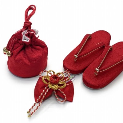 画像9: ≪１点限り！ オリジナル・コーディネートセット≫七五三 3歳 着物 セット 女の子 被布セット 女の子 正絹 刺繍柄の被布コート・着物 フルセット【ピンクｘ赤、鞠と鶴・梅】