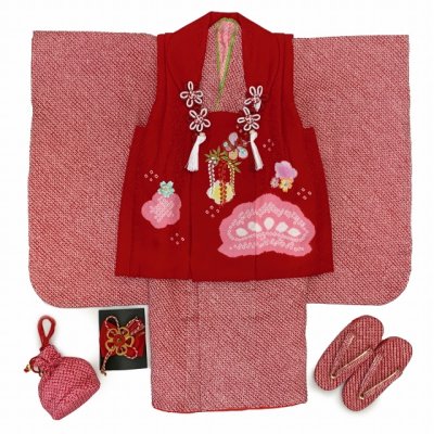 画像4: ≪１点限り！ オリジナル・コーディネートセット≫七五三 3歳 着物 セット 女の子 被布セット 女の子 正絹 刺繍柄の被布コートと総絞り着物 フルセット【赤、藤と松】