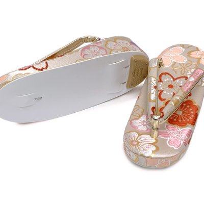 画像2: 草履 子供 七五三 女の子用 7歳 金襴生地 草履 21cm【白系、桜】