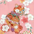画像3: 七五三 着物 7歳 女の子用 フルセット 正絹 日本製 金駒刺繍 手描き 四つ身の子供着物と結び帯 コーディネートセット【ピンク、鈴と桜】