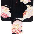 画像3: 七五三 7歳 女の子 日本製 正絹 金駒刺繍 絵羽付け 四つ身の着物【黒地、花山に梅】