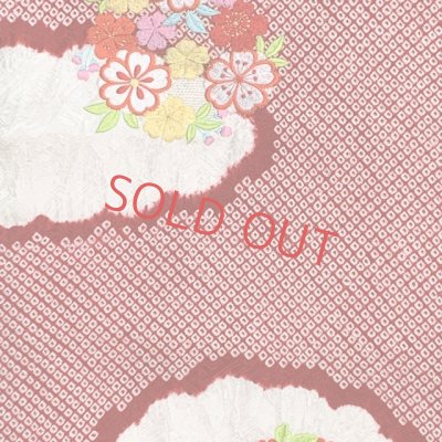 画像5: 七五三 着物 7歳 女の子 日本製 正絹 総絞り 総刺繍柄 絵羽付け 四つ身の着物【赤、雲に花輪】