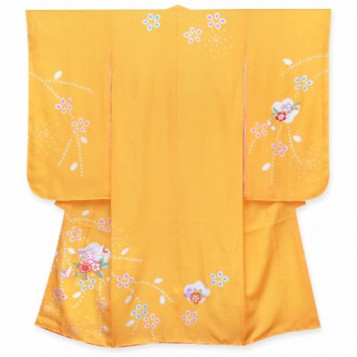 画像2: 七五三 7歳女の子用正絹の着物  日本製 本絞り 刺繍入り 絵羽柄の子供着物 襦袢 伊達衿付き【黄色 桜に蝶】