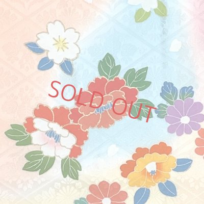 画像5: 七五三 7歳 女の子用 日本製 正絹 手描き ぼかし染め 金駒刺繍 絵羽付け 四つ身の着物 襦袢 伊達衿付き【シャーベットオレンジ、鞠と牡丹】