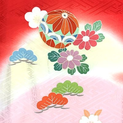 画像3: 七五三 7歳 着物 女の子用 正絹 絵羽付け 手描 金駒刺繍 四つ身の着物【赤、二つ鞠】