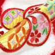 画像7: 七五三 7歳 着物 女の子用 日本製 正絹 本絞り 総刺繍 絵羽付け 四つ身の着物【赤、ねじり花と雲】