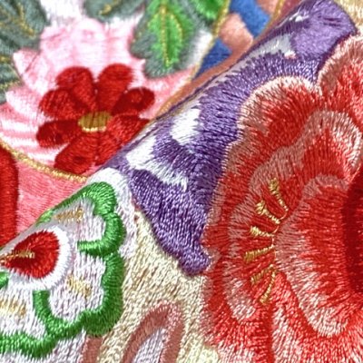 画像7: 七五三 7歳 着物 女の子用 正絹 本絞り 総刺繍 絵羽付け 四つ身の着物 襦袢 伊達衿付き【ピンク、鈴】