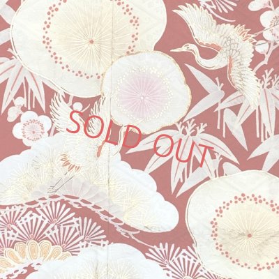 画像6: 七五三 着物 7歳 “紅一点” ブランド 女の子用 正絹 四つ身の絵羽付け 金駒刺繍の着物 襦袢 伊達衿付き【赤系、松竹梅】