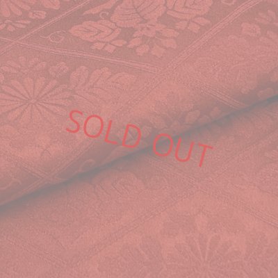 画像8: 七五三 着物 7歳 “紅一点” ブランド 女の子用 正絹 四つ身の絵羽付け 金駒刺繍の着物 襦袢 伊達衿付き【赤系、松竹梅】