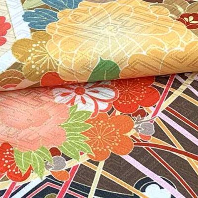 画像6: 七五三 着物 7歳 女の子 KAGURAブランド 絵羽柄の着物 四つ身 子供振袖  合繊 襦袢付き【ブラウン、花束と水引き】