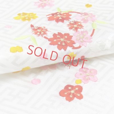 画像3: 半衿 子供用 華やかな刺繍入りの半襟(合繊)【白、花輪】