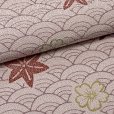 画像4: 【アウトレット 美品】 反物 小紋 生地反物 東レ シルック ポリエステル 未仕立て ポリエステル 綸子【ピンクグレージュ、青海波に紅葉】 (4)