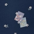 画像3: 【アウトレット 美品】 反物 小紋 生地反物 東レ シルック ポリエステル 未仕立て ポリエステル 綸子【紺地、小桜】 (3)
