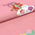 画像4: ≪アウトレット 美品　現品限り！≫ 四つ身反物 友禅 正絹 縮緬 着尺 長さ 約１２ｍ【ピンク、蝶と鞠】 (4)