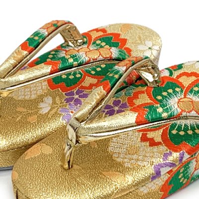 画像2: 子供草履 七五三 ２-３歳 女の子 金襴生地 16cm (適応：14cm-15.5cm )【ゴールド、桜】